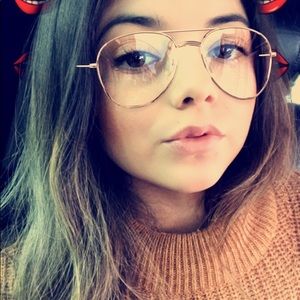 Meet your Posher, Dalia